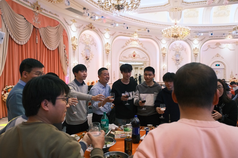 香蕉视频一区二区2025年年會敬酒-3 香蕉视频一区二区2025年年會敬酒-3